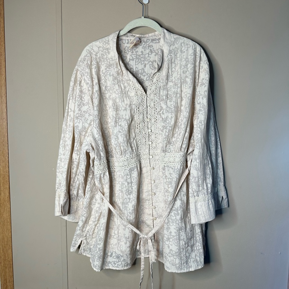 Faded Glory Beige Floral Women's Blouse